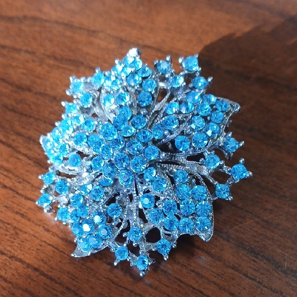 Elegant Blue Crystal Flower Brooch